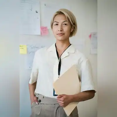 秦彤岩